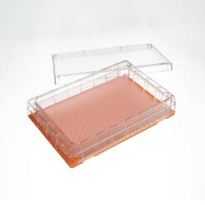 Corning Elplasia 12K open well plate with lid off