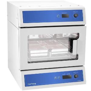 Microplate shaking incubator
