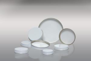 White Metal Screw Caps, Pulp/Polyethylene Liner, Qorpak®