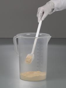 Sampling scoop with long handle