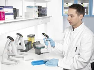 E1-ClipTip® Equalizer Adjustable Tip Spacing Multichannel Pipettors with Bluetooth Capability, Thermo Scientific