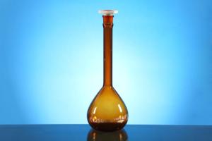 Volumetric flask with PP stopper