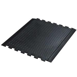 ComfortTREAD™ Diamond-Plate Interlocking Center Mat