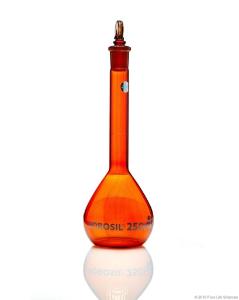 Amber volumetric flask 500 ml with certificate