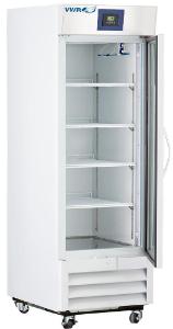 Solid door laboratory refrigerator 23 CF, interior