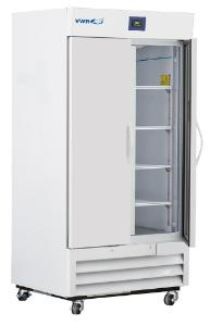 Solid door laboratory refrigerator 36 CF, interior